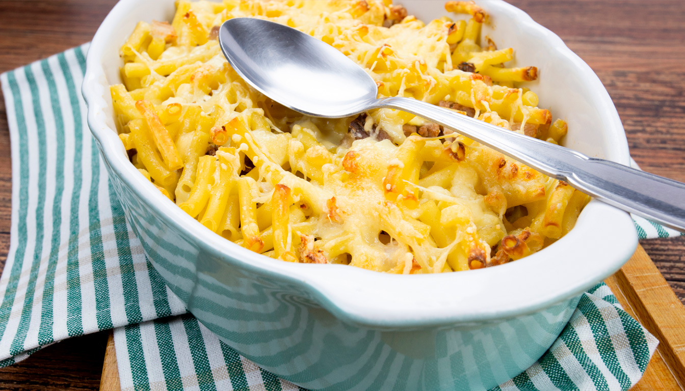 découvrez notre recette facile et économique de gratin de pâtes au thon, un plat familial complet et savoureux qui plaira à toute la famille.