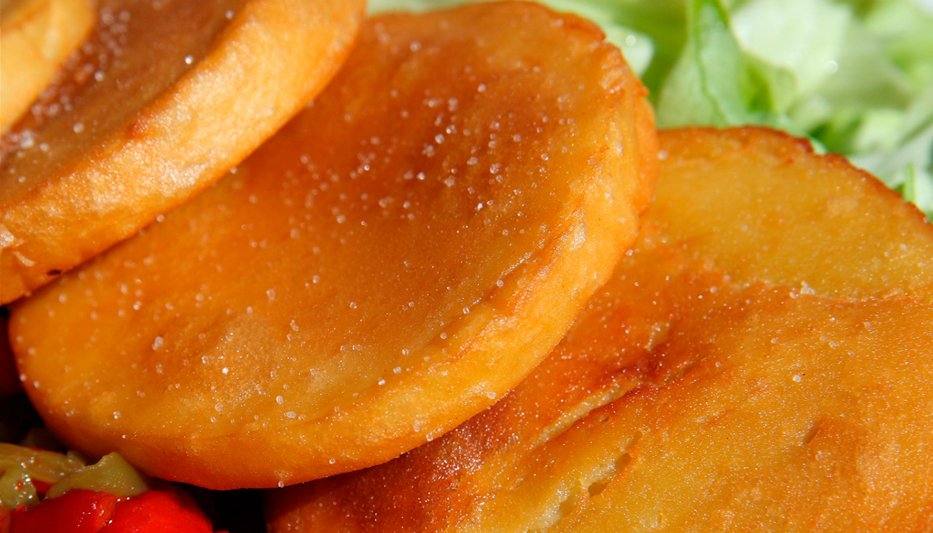 découvrez la recette authentique de la panisse de marseille, une spécialité savoureuse préparée avec de la farine de pois chiche, à déguster en apéritif ou en accompagnement.