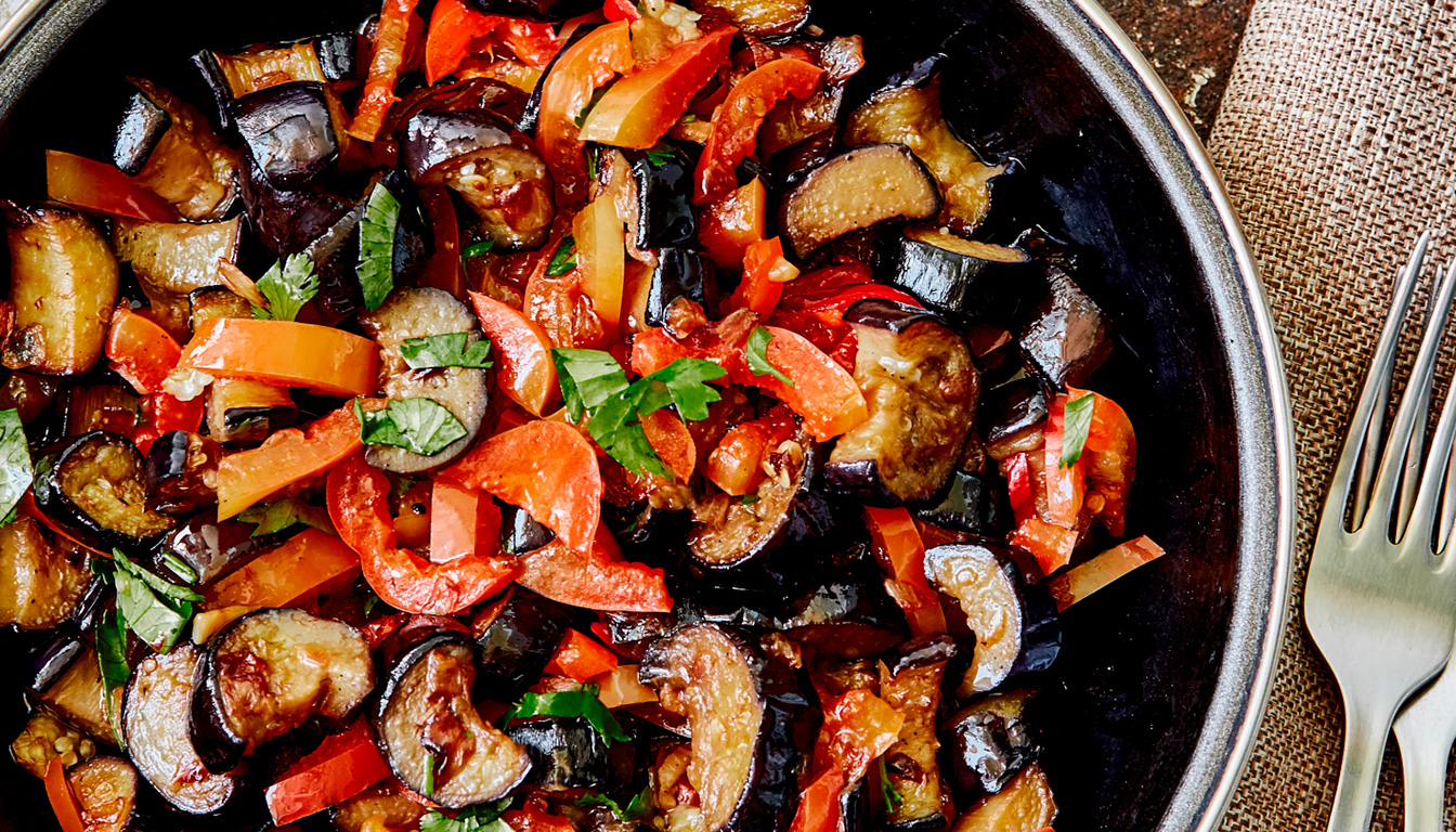 découvrez la recette traditionnelle de la ratatouille provençale mijotée, un plat savoureux aux légumes du soleil, parfait pour un repas authentique et gourmand.