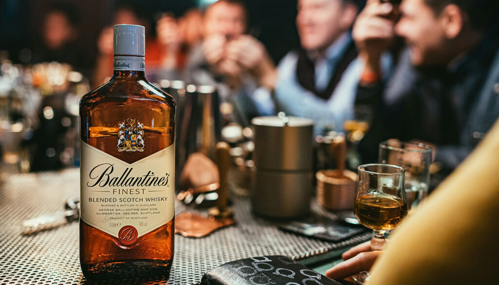 Découvrez des idées originales pour surprendre un amateur de whisky à l'occasion d'un cadeau d'entreprise, de la fête des pères ou d'un départ en retraite. Offrez des présents uniques qui sauront séduire tous les passionnés.