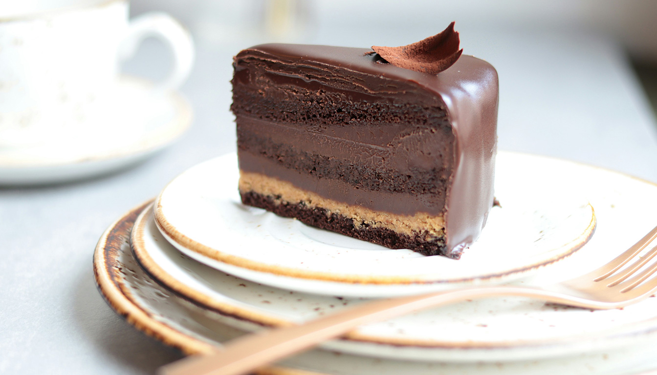 découvrez la recette du molly cake de cyril lignac, la base moelleuse et parfaite pour réaliser un layer cake réussi. suivez nos étapes simples pour un gâteau léger et savoureux.