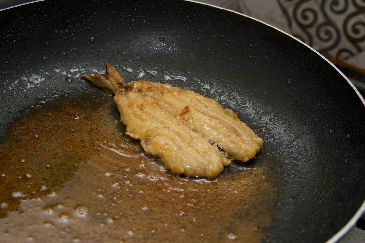 Recette de black bass à la poêle : cuisson et assaisonnement parfaits