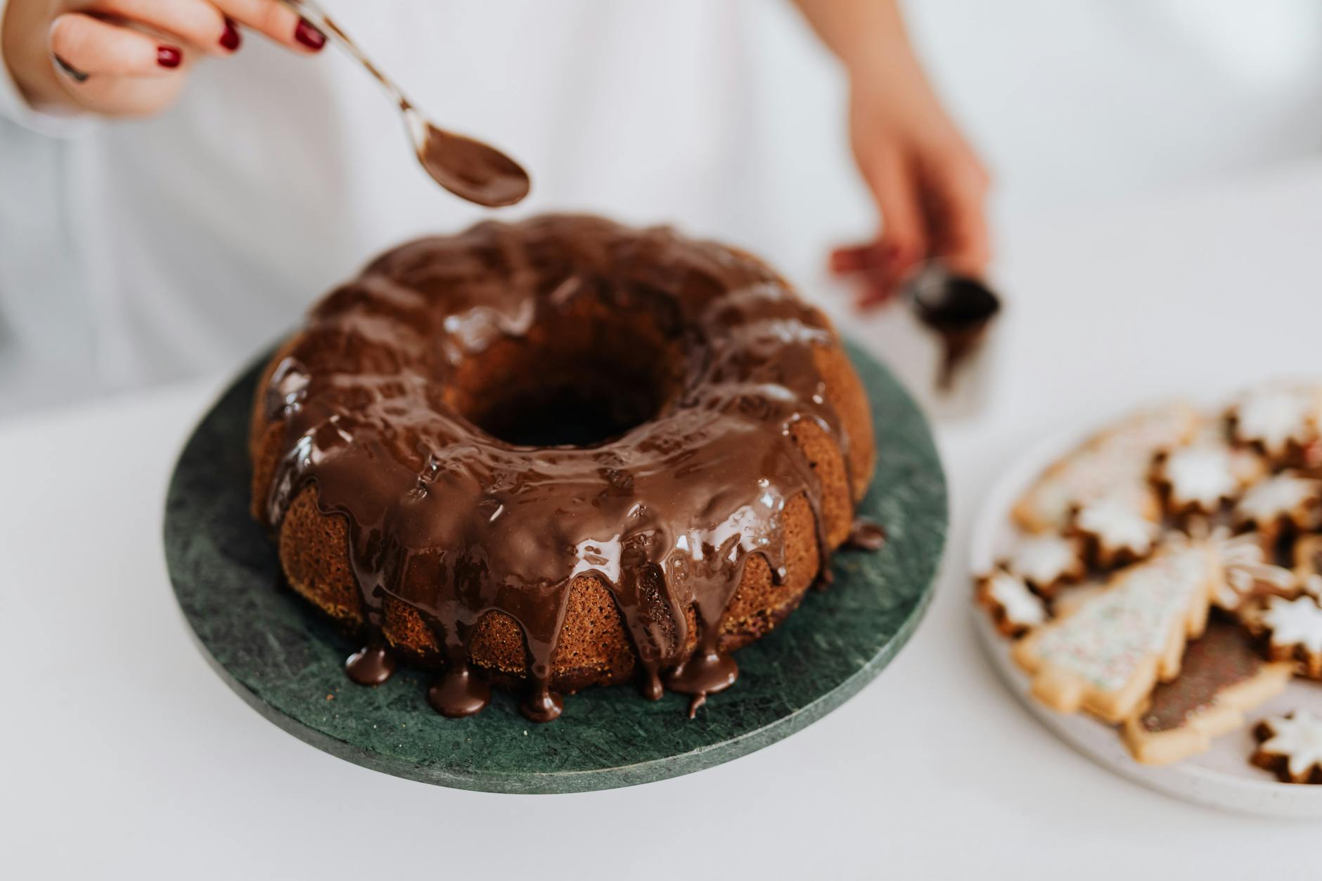 Recette du nappage au chocolat — gâteau nappé de chocolat brillant