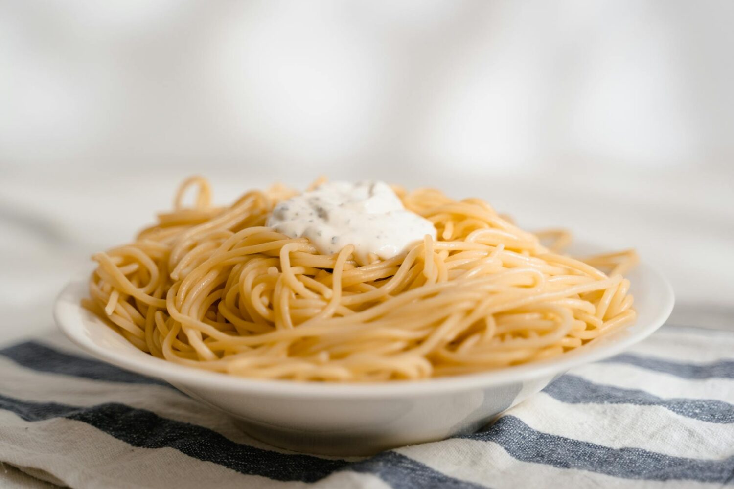 Sauce au roquefort : la recette onctueuse pour vos viandes et pâtes
