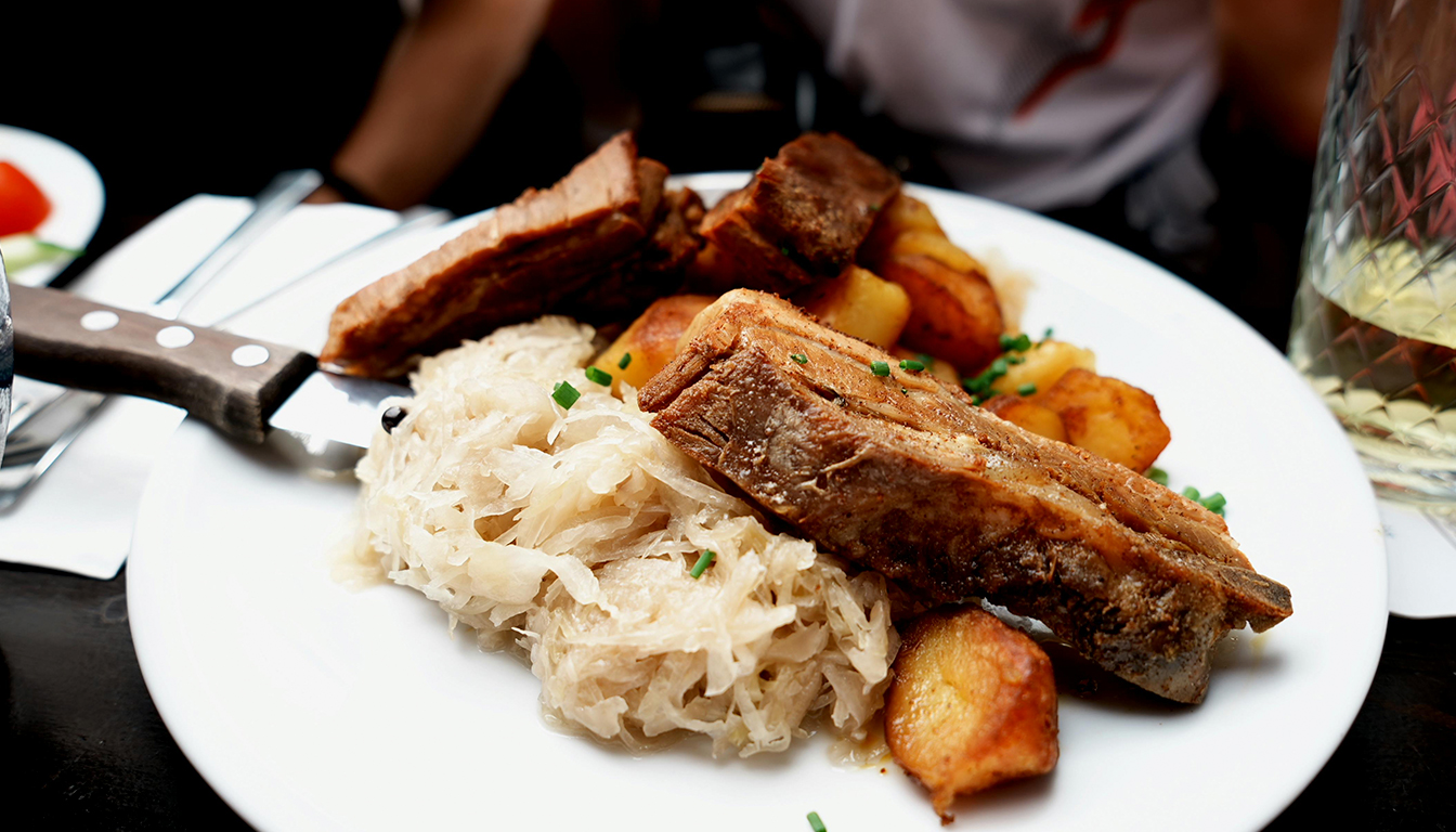 découvrez les meilleures méthodes pour réchauffer votre choucroute sans la dessécher et conserver toute sa saveur et sa texture délicieuse.