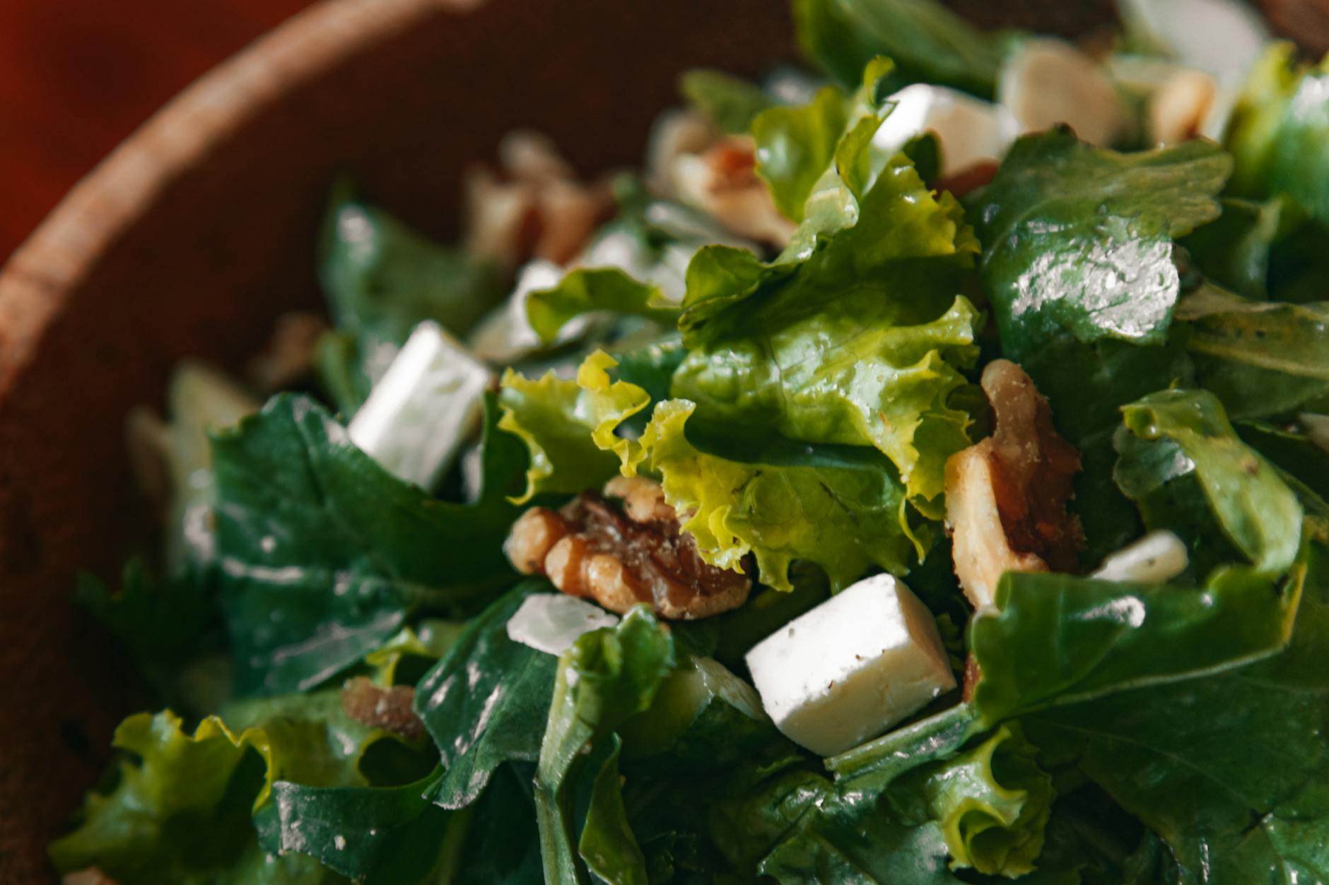 Par quoi remplacer la feta — salade fraîche avec alternatives au fromage