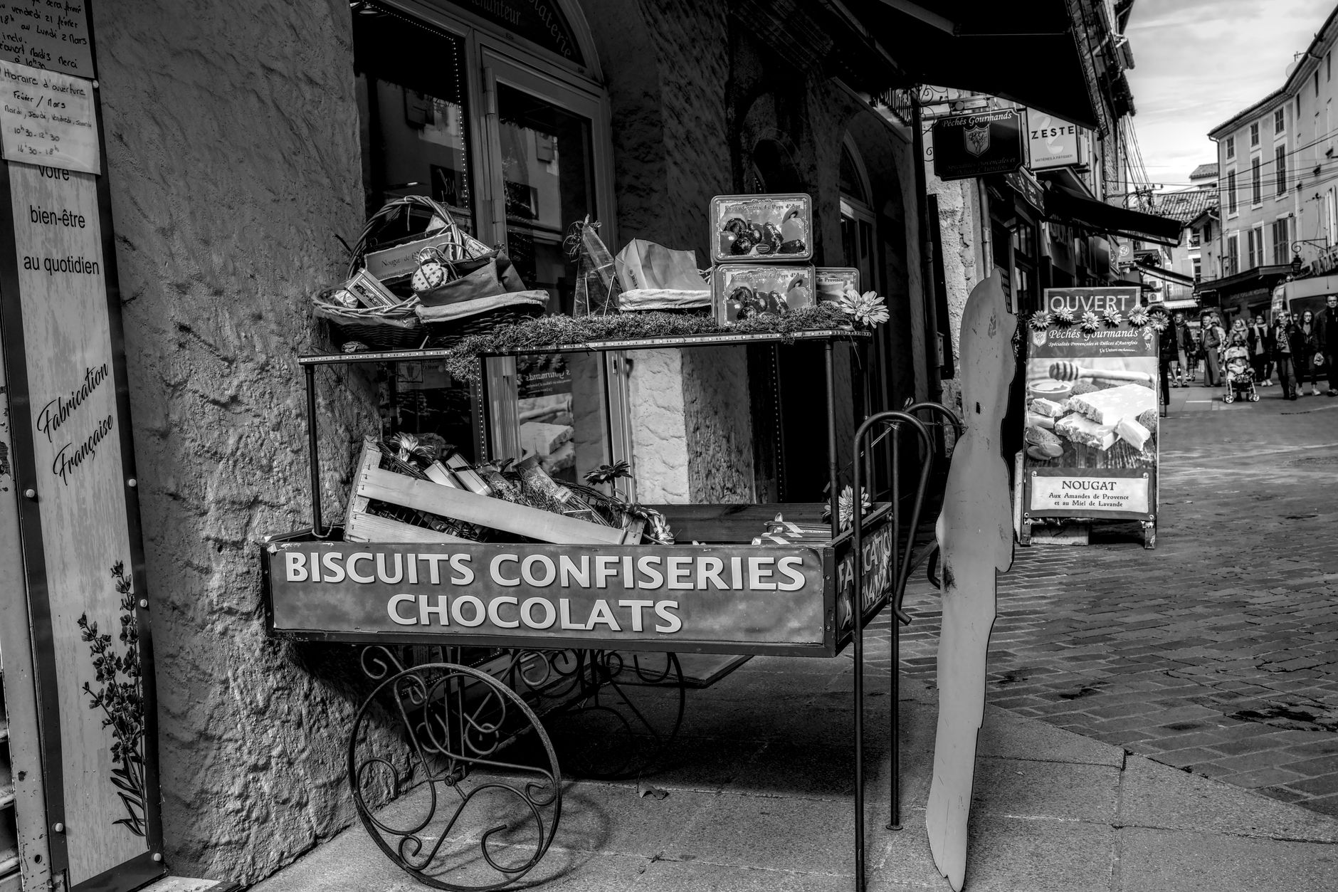 Biscuiterie de Provence : une histoire de famille entre amandes et terroir — assortiment de biscuits provençaux traditionnels