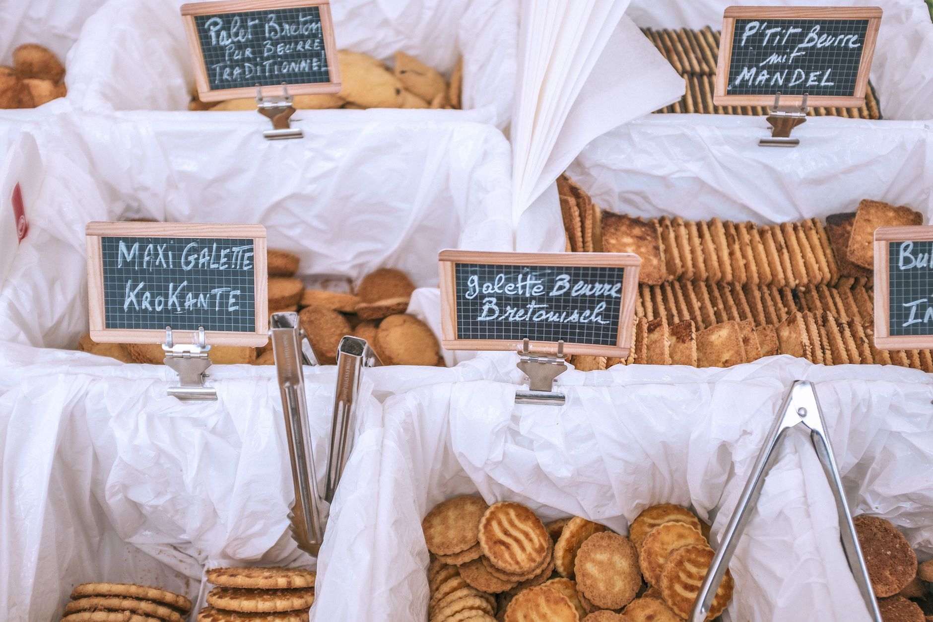 Biscuiterie de Provence spécialités et — assortiment de biscuits provençaux traditionnels
