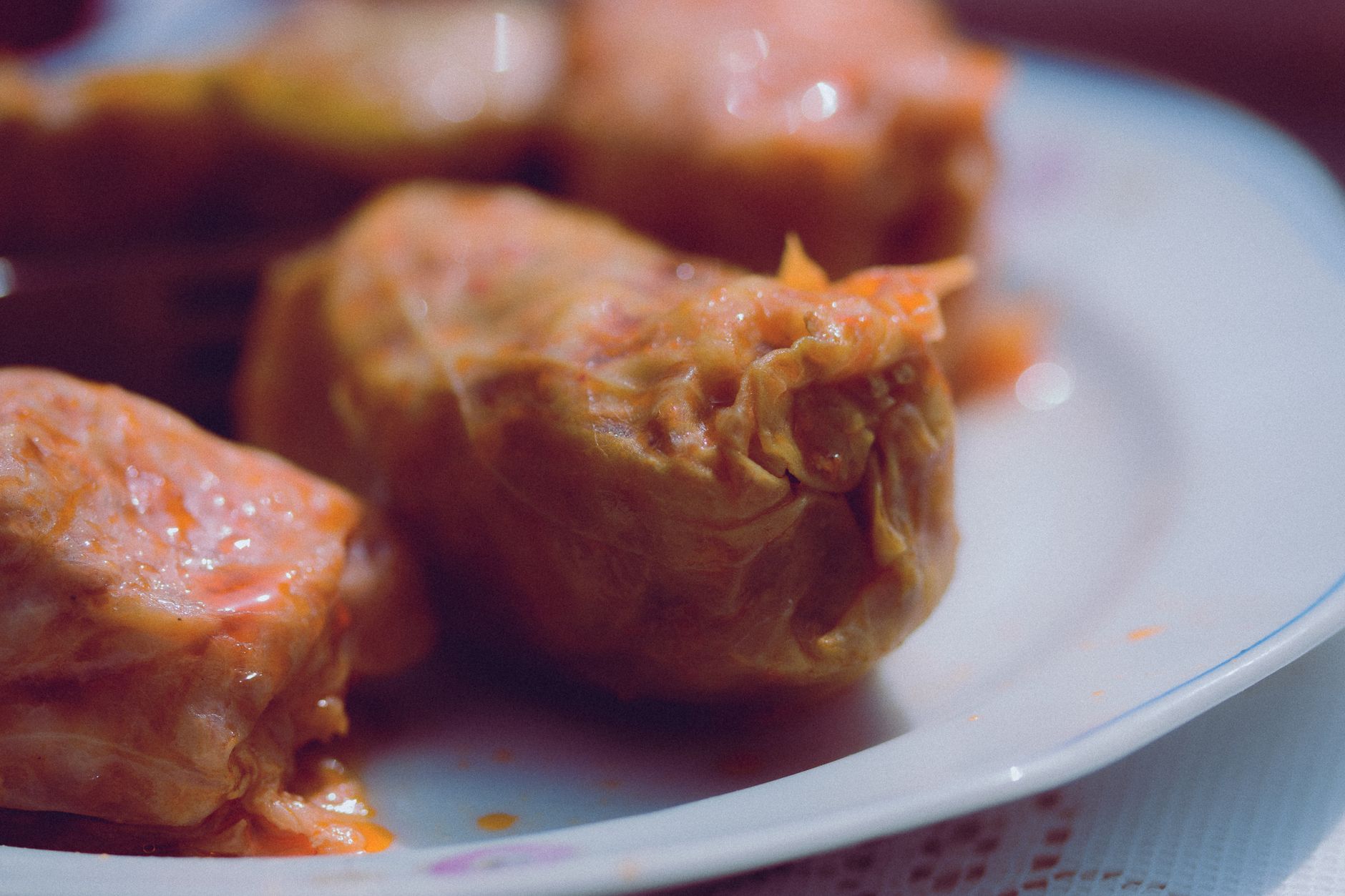 Choux farci recette de grand-mère — choux farcis sur une assiette